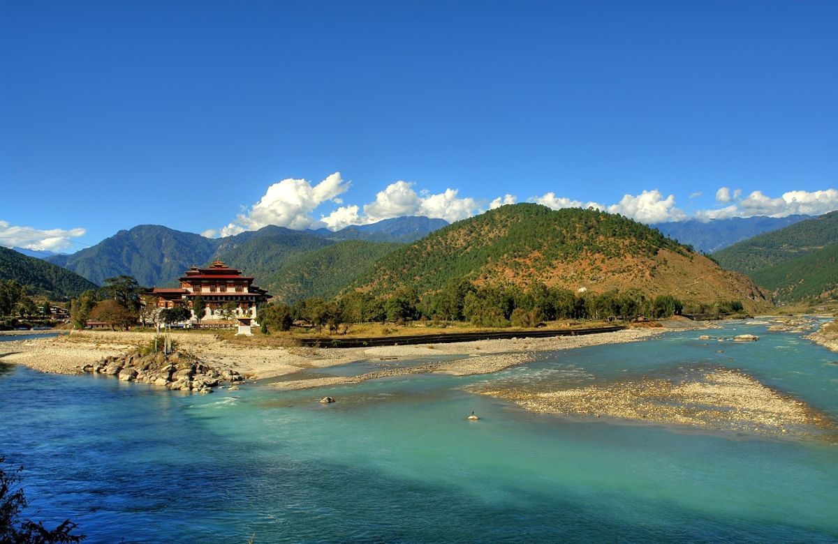 Punakha Dzong at the river confluence
