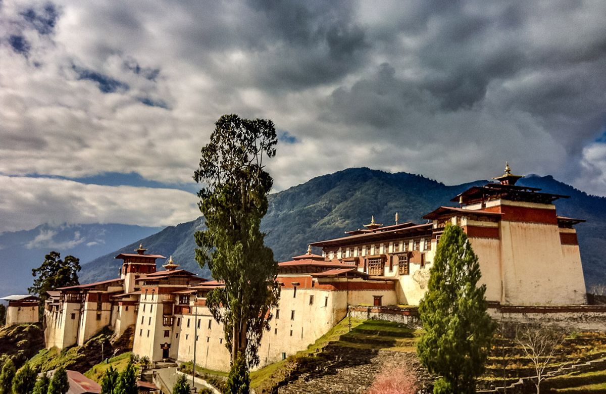 Trongsa Dzong on the hillside above the Mangde valley